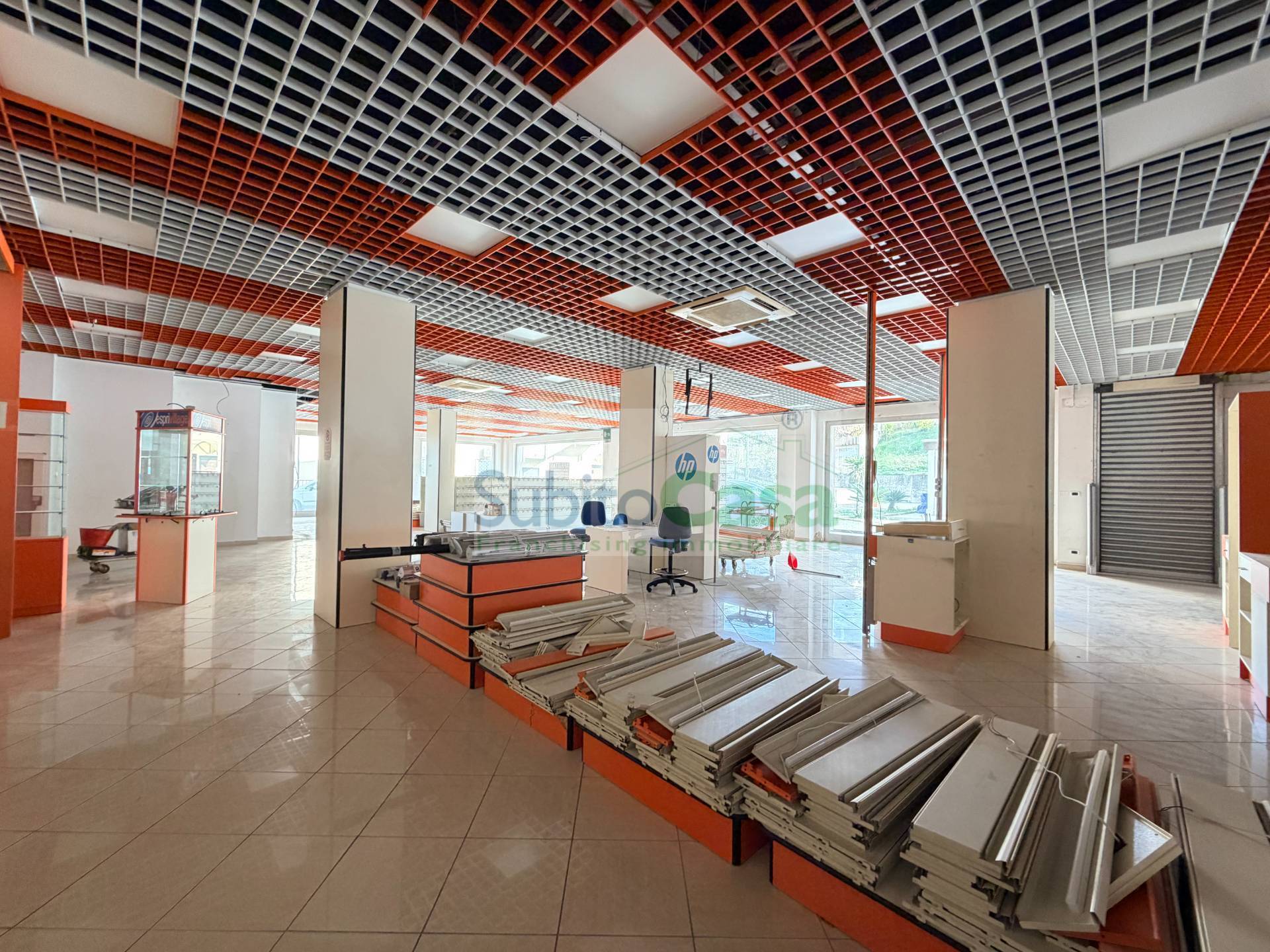 Locale commerciale in affitto a San Giovanni Teatino, Sambuceto