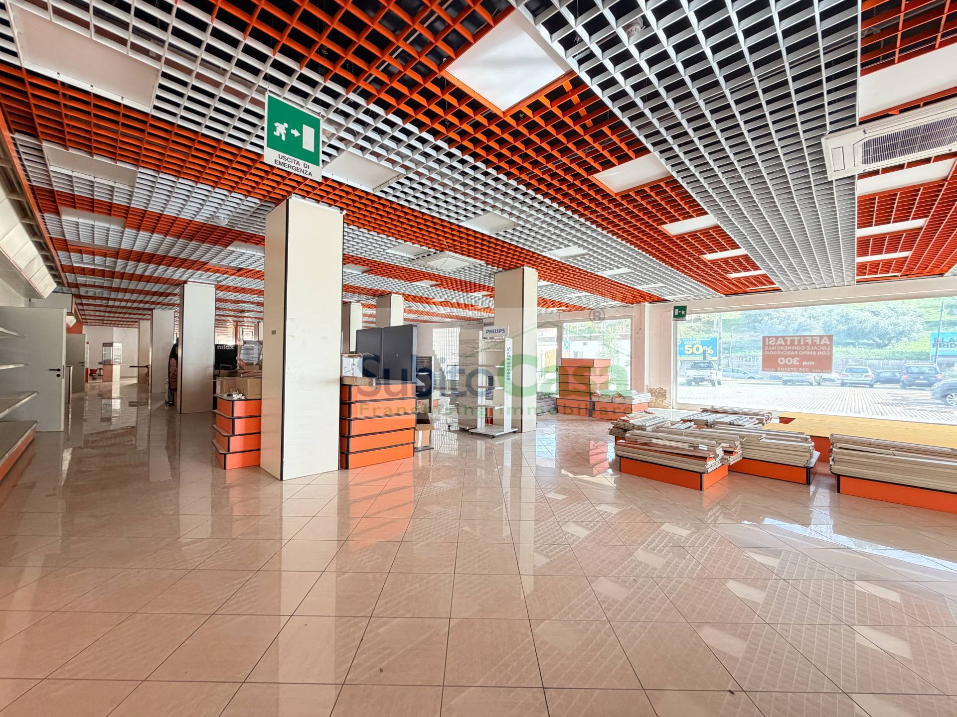 Locale commerciale in affitto a San Giovanni Teatino, Sambuceto