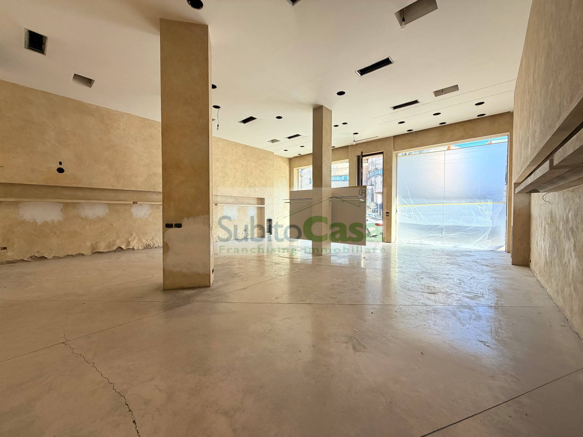 Locale commerciale in affitto a Chieti, Chieti Scalo Centro