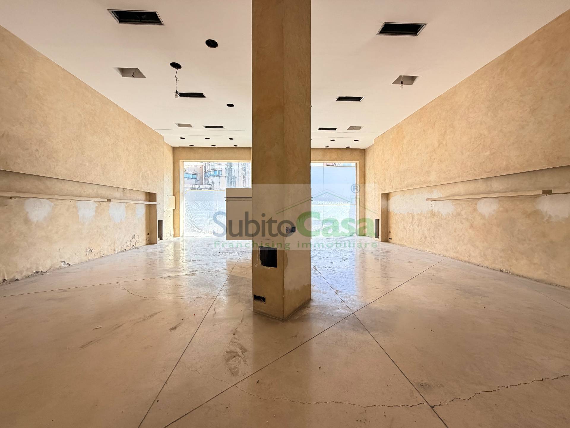 Locale commerciale in affitto a Chieti, Chieti Scalo Centro