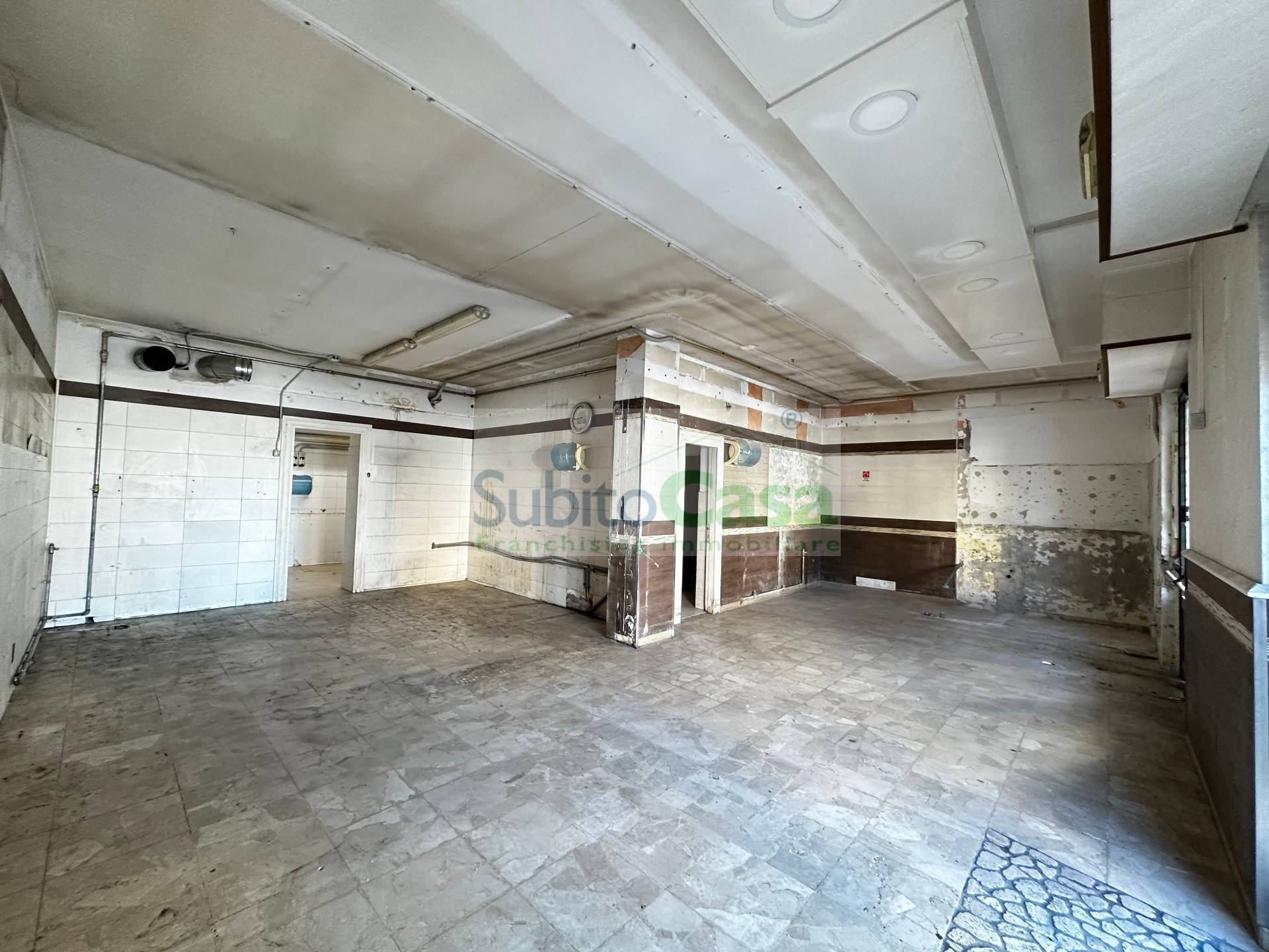 Locale commerciale in affitto a Chieti, Chieti Scalo Centro