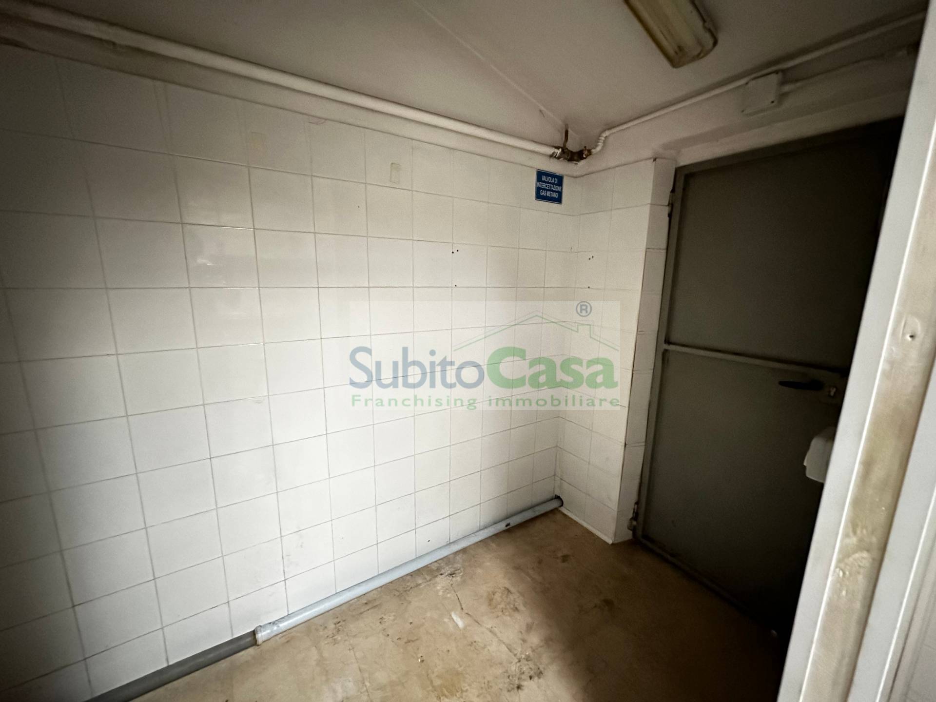 Locale commerciale in affitto a Chieti, Chieti Scalo Centro