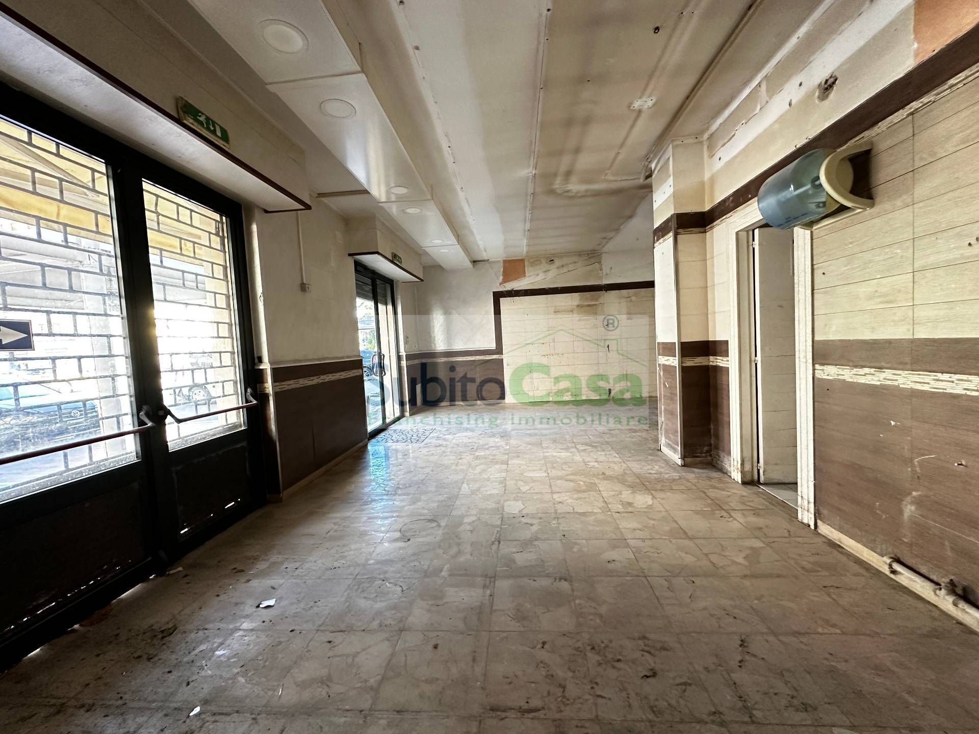 Locale commerciale in affitto a Chieti, Chieti Scalo Centro
