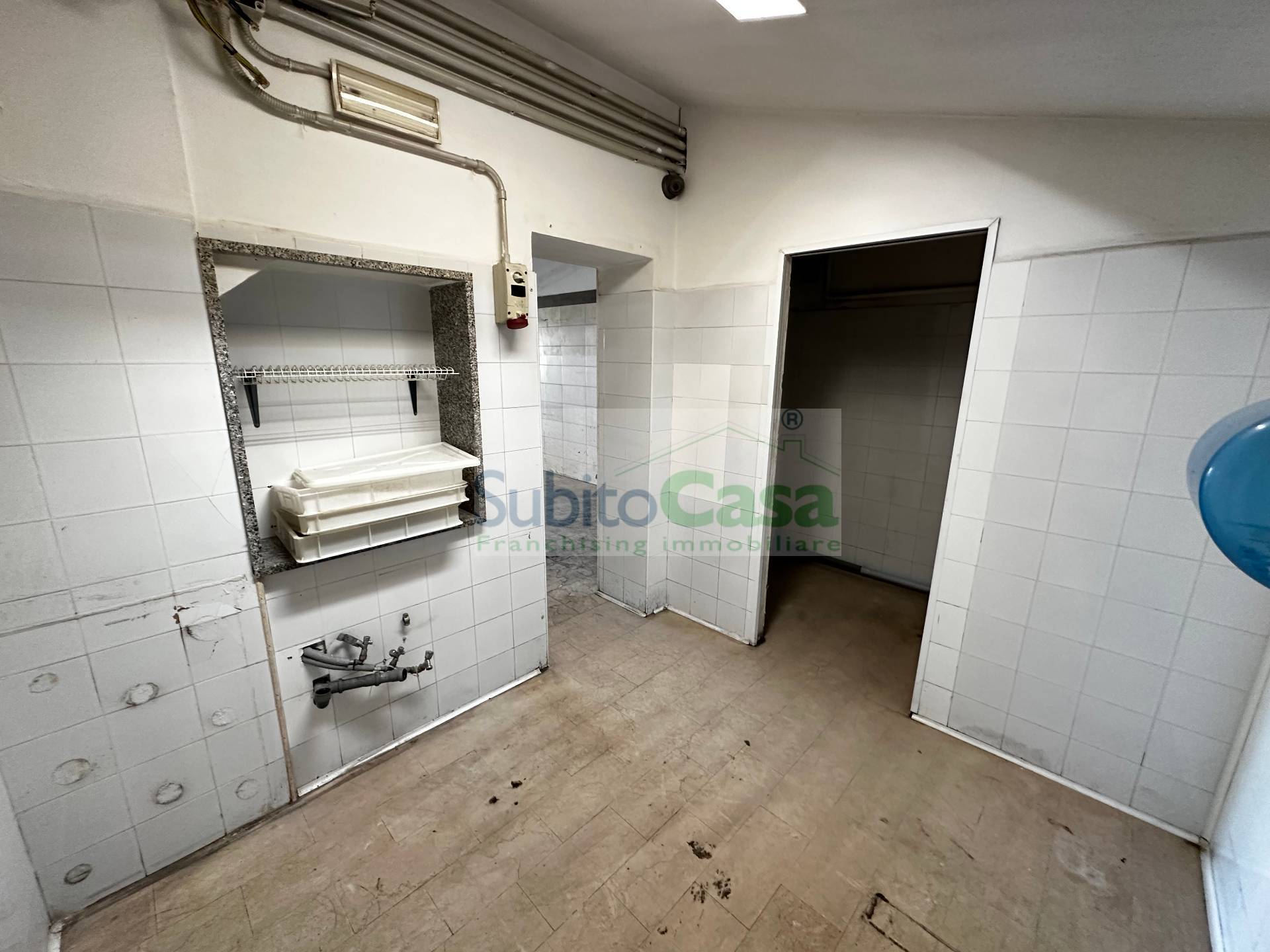 Locale commerciale in affitto a Chieti, Chieti Scalo Centro