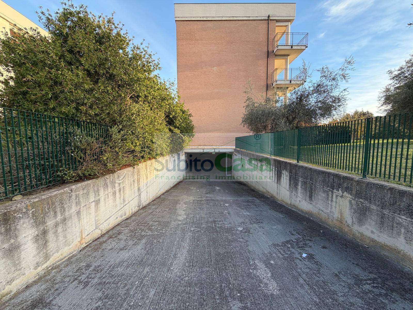 Box o garage in affitto a Chieti, Chieti Scalo Zona Villaggio Mediterraneo