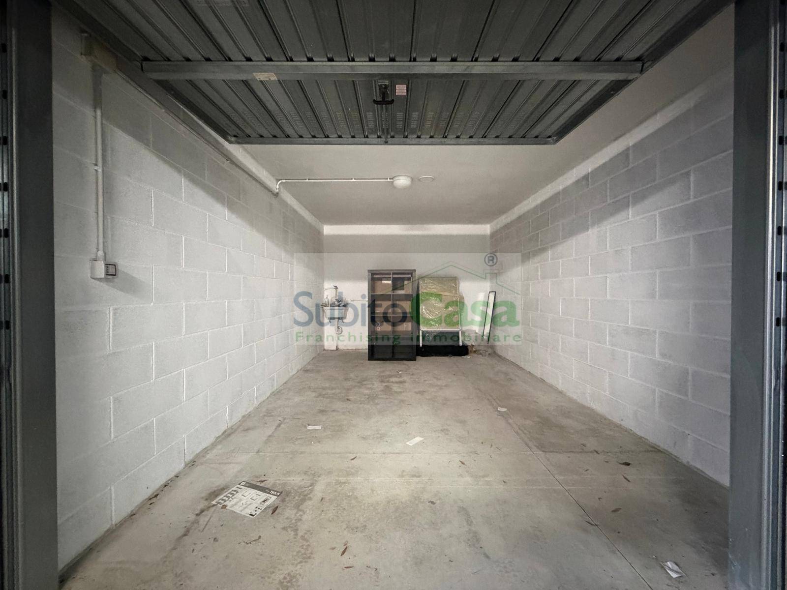 Box o garage in affitto a Chieti, Chieti Scalo Zona Villaggio Mediterraneo
