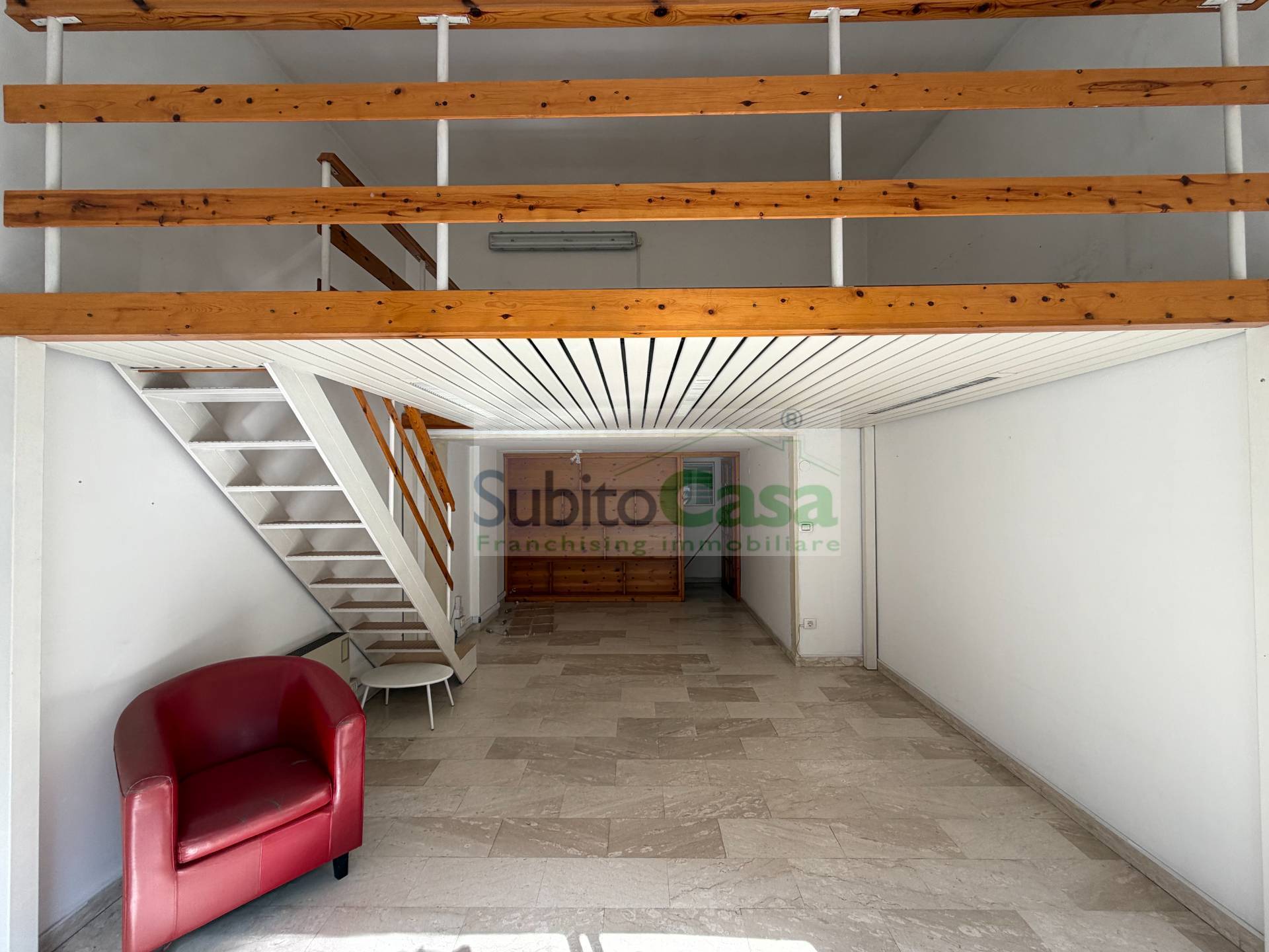 Locale commerciale in affitto a Chieti, Chieti Scalo Centro