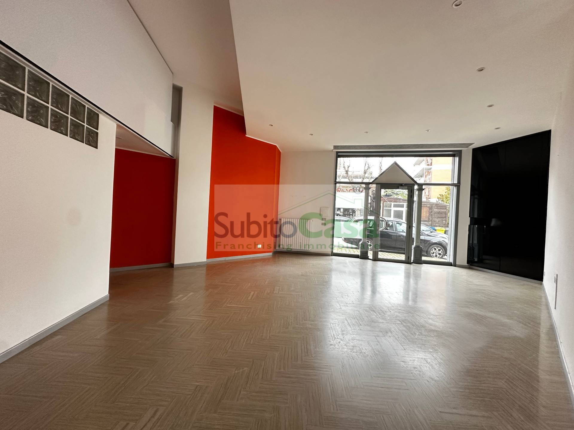 Locale commerciale in affitto a Chieti, Chieti Scalo Zona Centro