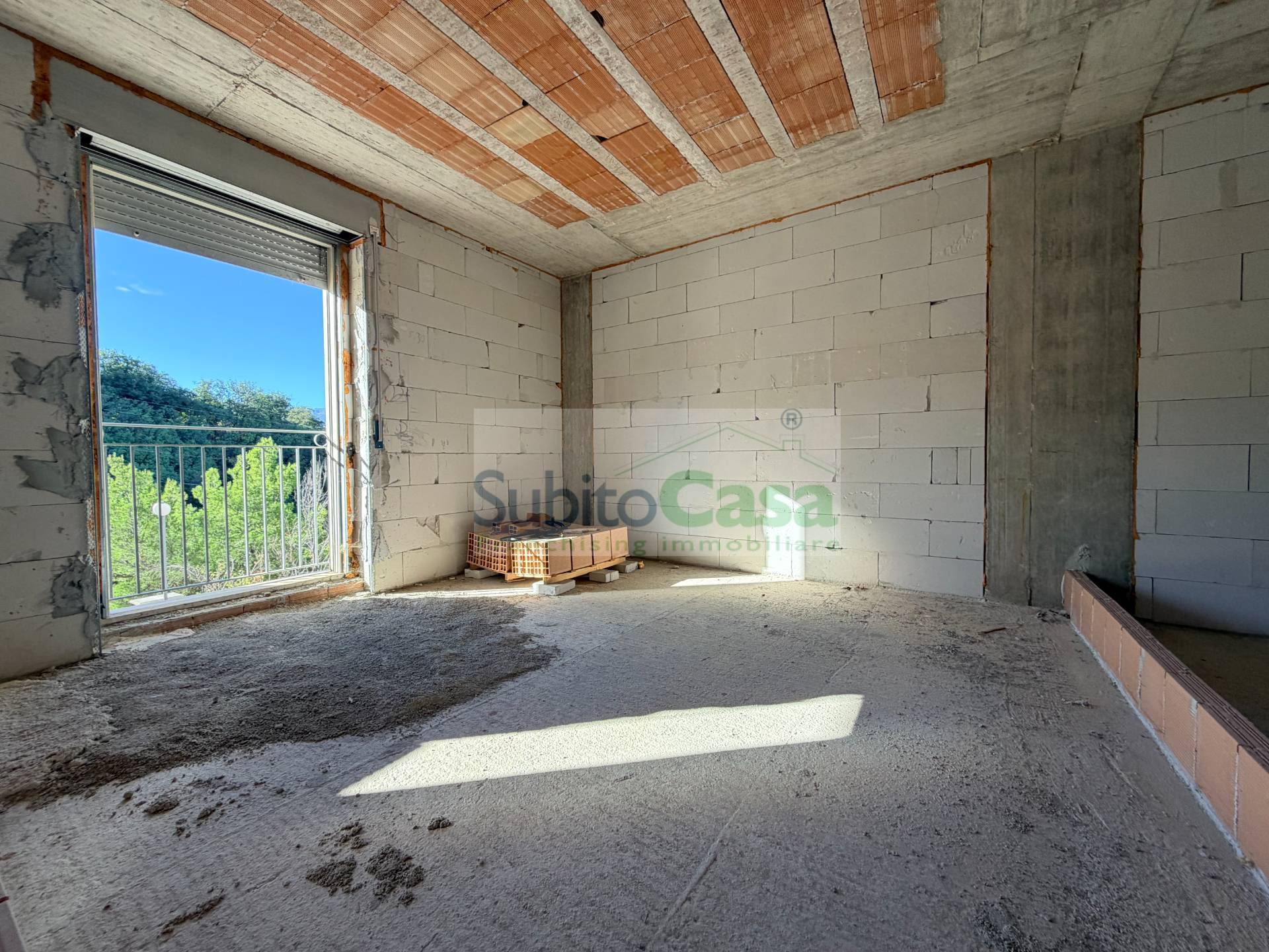 Appartamento in vendita a Turrivalignani, Zona Centro