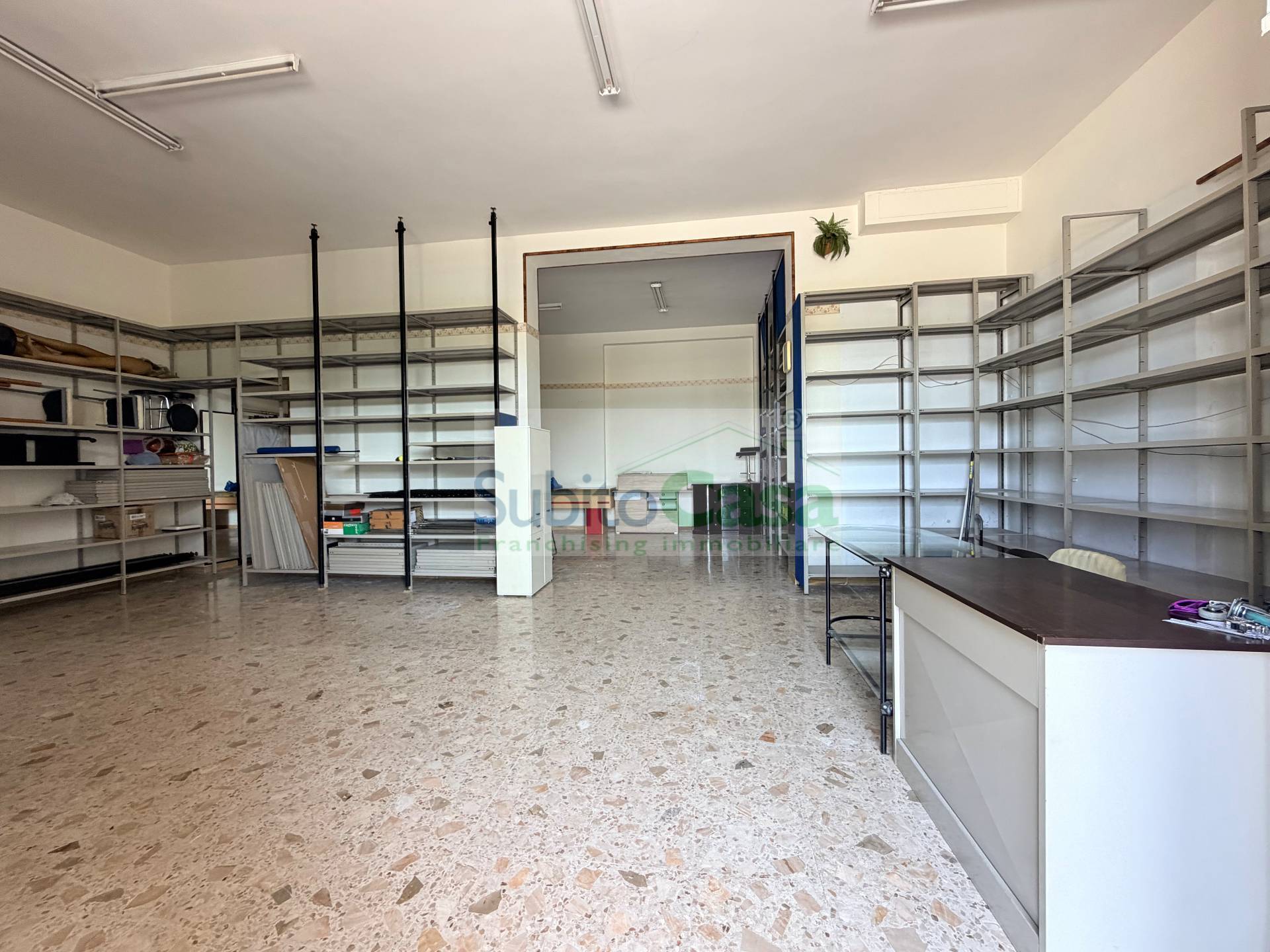 Magazzino in vendita a San Giovanni Teatino, Sambuceto