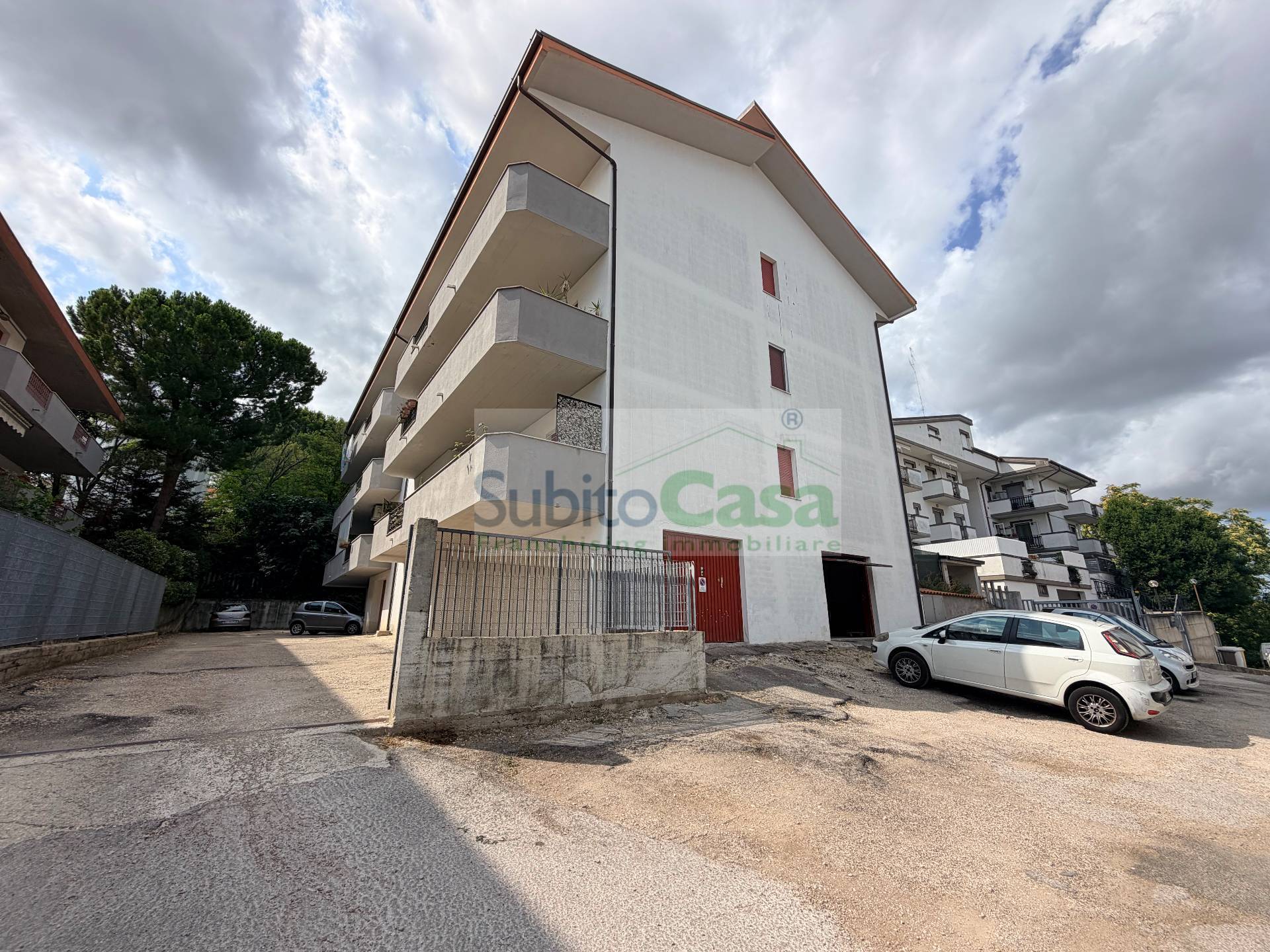 Garage in vendita a Chieti, Zona Tricalle