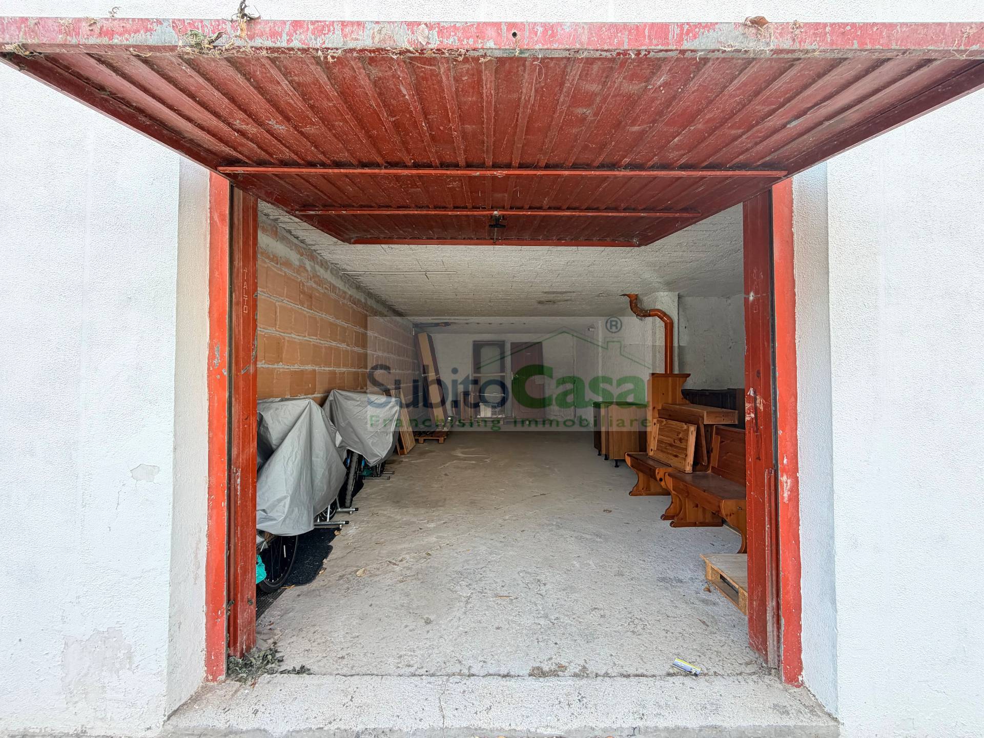 Garage in vendita a Chieti, Zona Tricalle