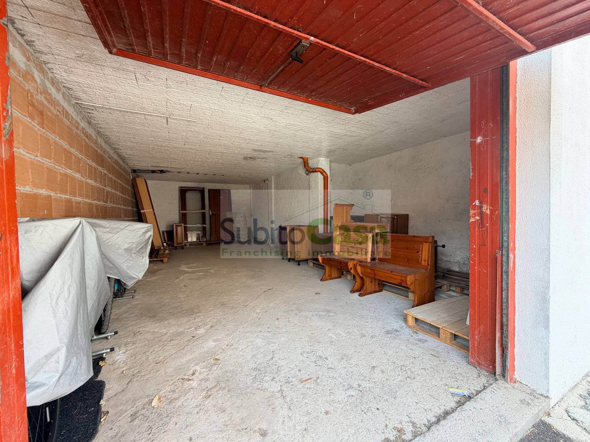 Garage in vendita a Chieti, Zona Tricalle