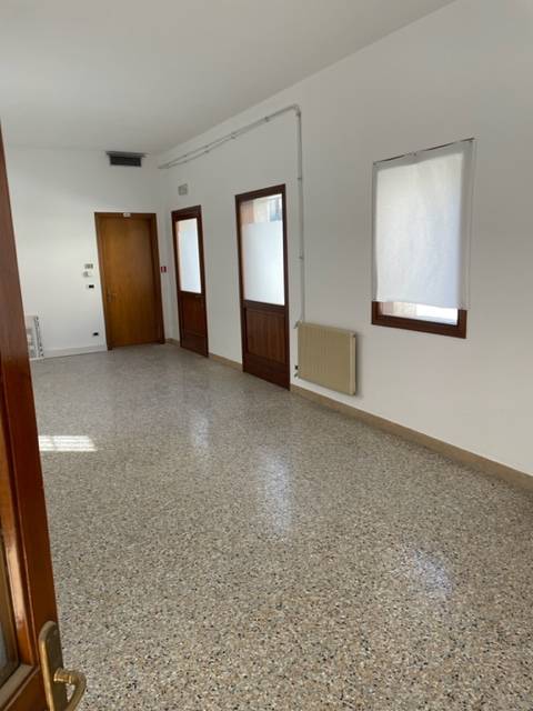 Studio/Ufficio in vendita a Pordenone, Torre