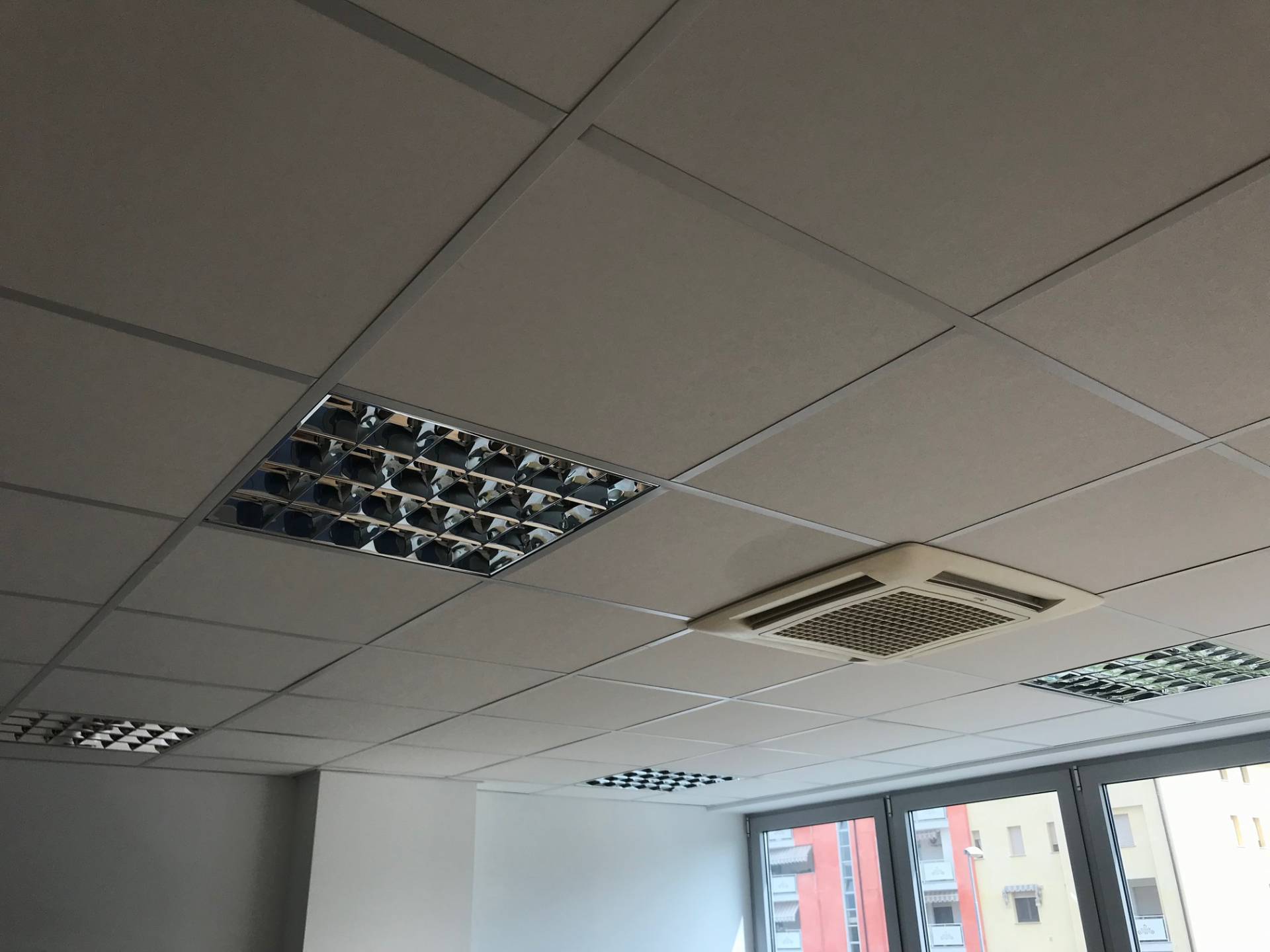 Locale commerciale in vendita a Cordenons