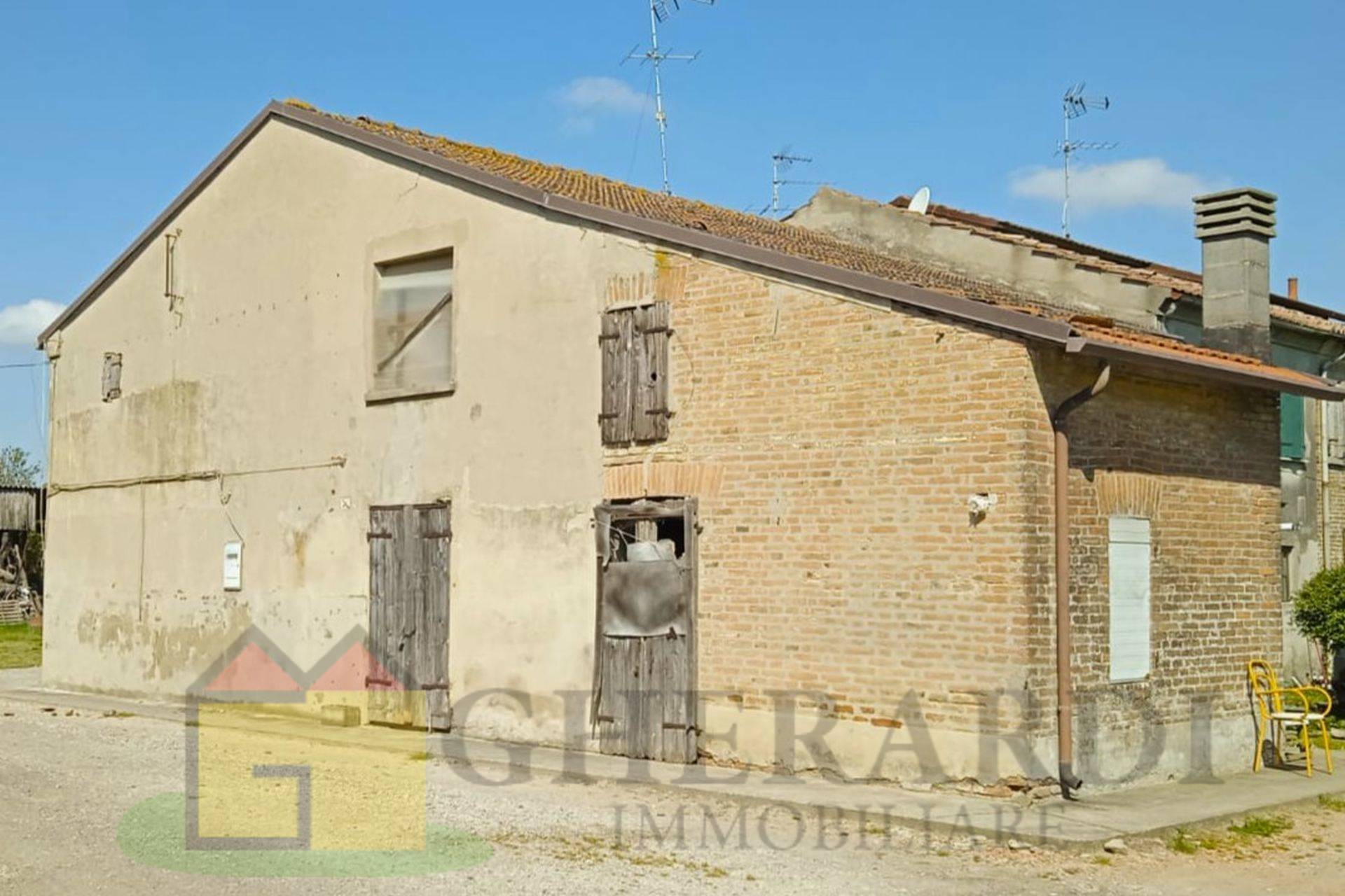 Rustico/Casale in vendita a Masi Torello, Zona Rurale
