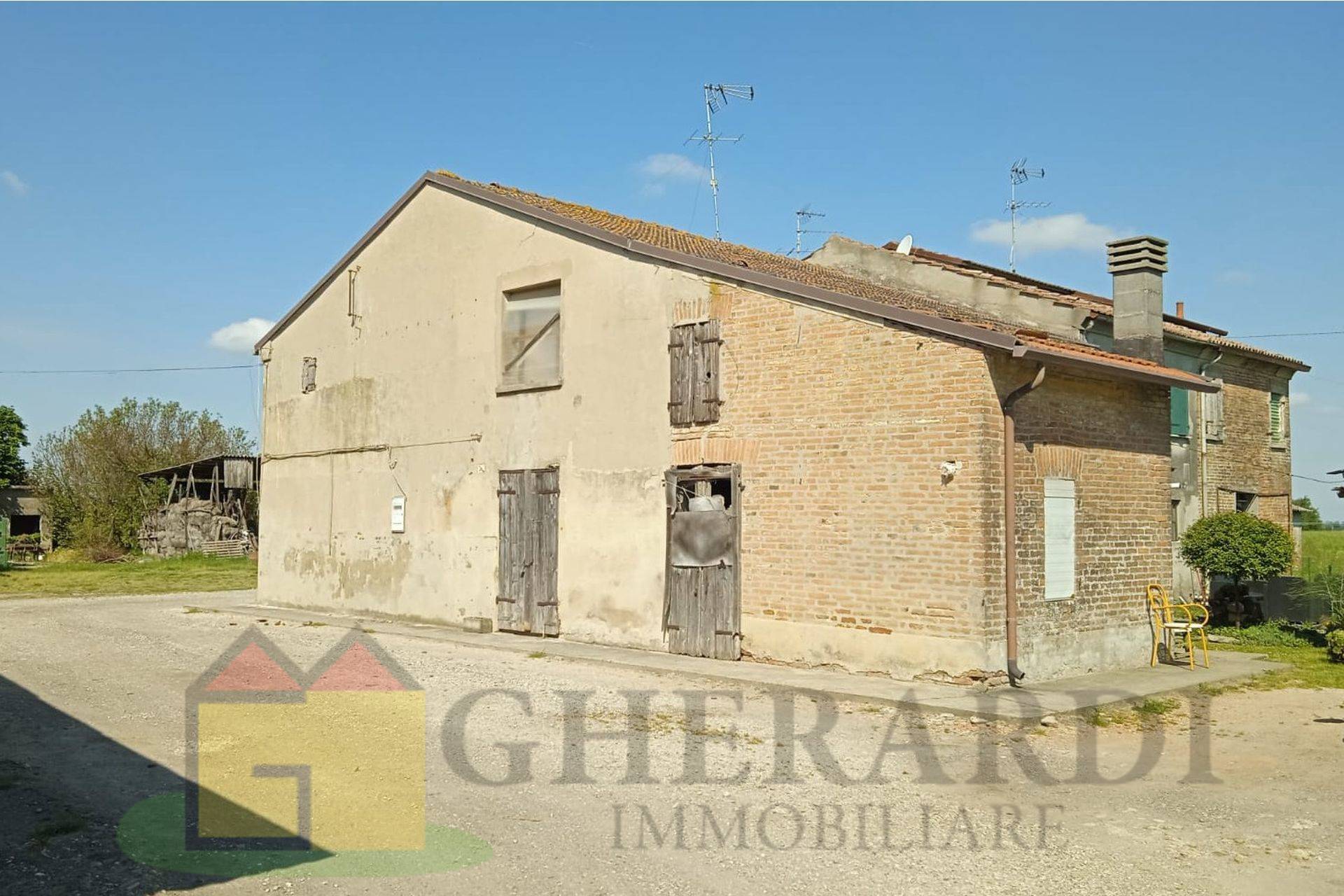 Rustico/Casale in vendita a Masi Torello, Zona Rurale