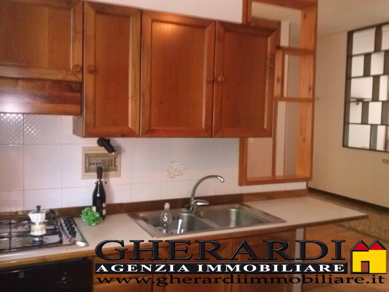 Camera in appartamento in affitto a Ferrara, Entro Mura