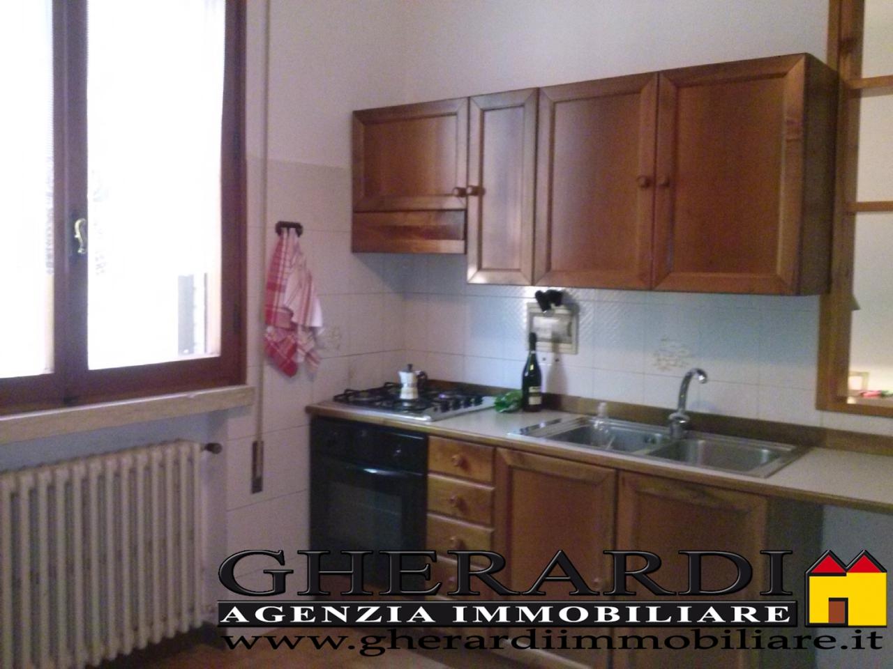 Camera in appartamento in affitto a Ferrara, Entro Mura