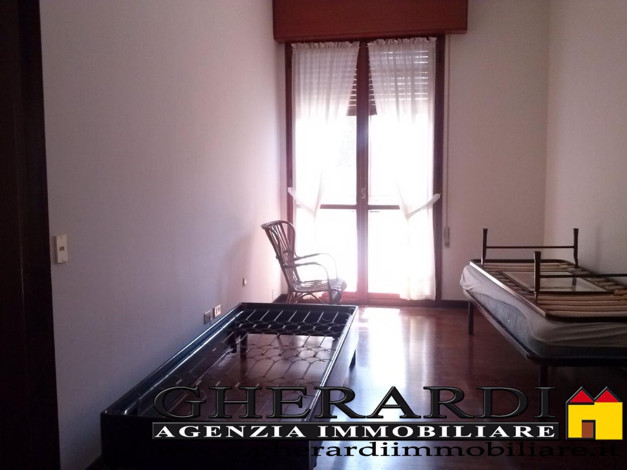 Camera in appartamento in affitto a Ferrara, Entro Mura