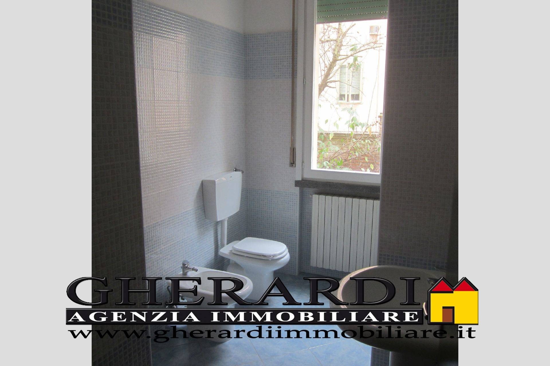 Camera in appartamento in affitto a Ferrara, Entro Mura