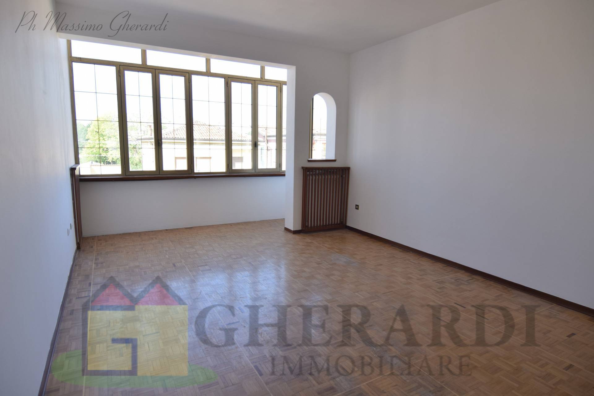 Appartamento in vendita a Bondeno, Zona Centrale