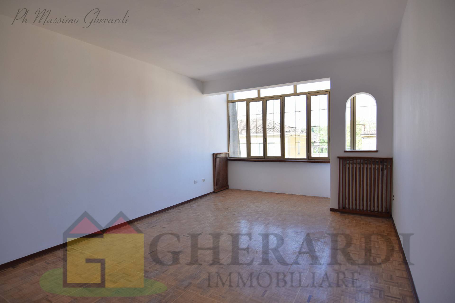 Appartamento in vendita a Bondeno, Zona Centrale