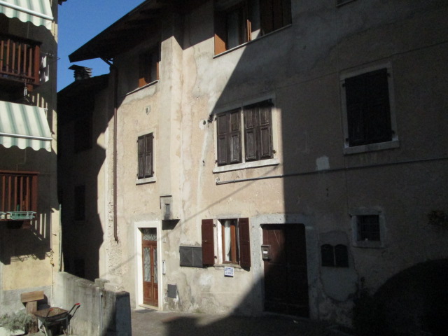 Vendesi appartamento a Castel Condino