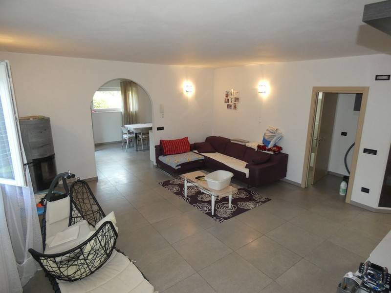 Villa Indipendente in vendita a Bondone, Baitoni