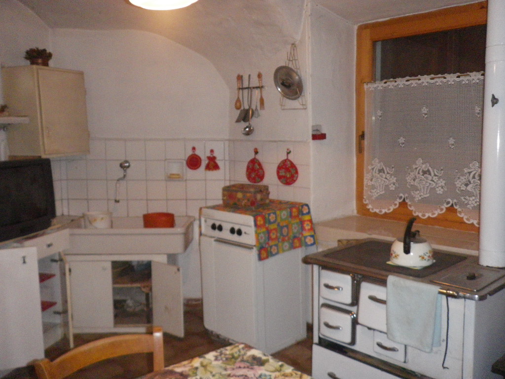 Porzione di casa in vendita a San Lorenzo in Banale, Dolaso