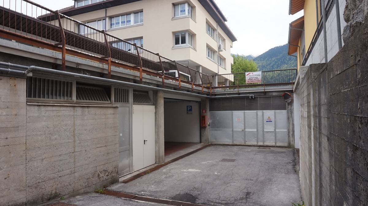 Garage / Box / Posto auto in affitto a Tione di Trento