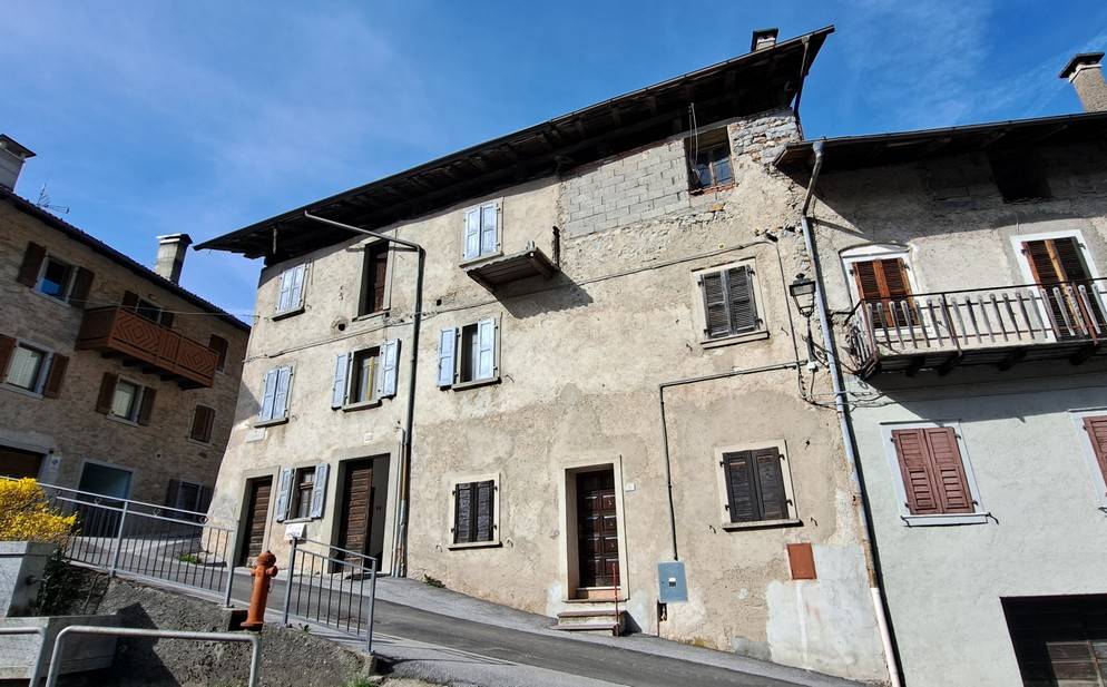 Porzione di casa in vendita a Bondo
