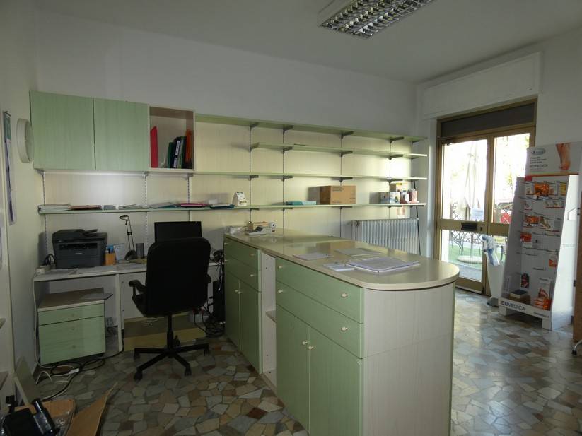 Negozio in vendita a Tione di Trento