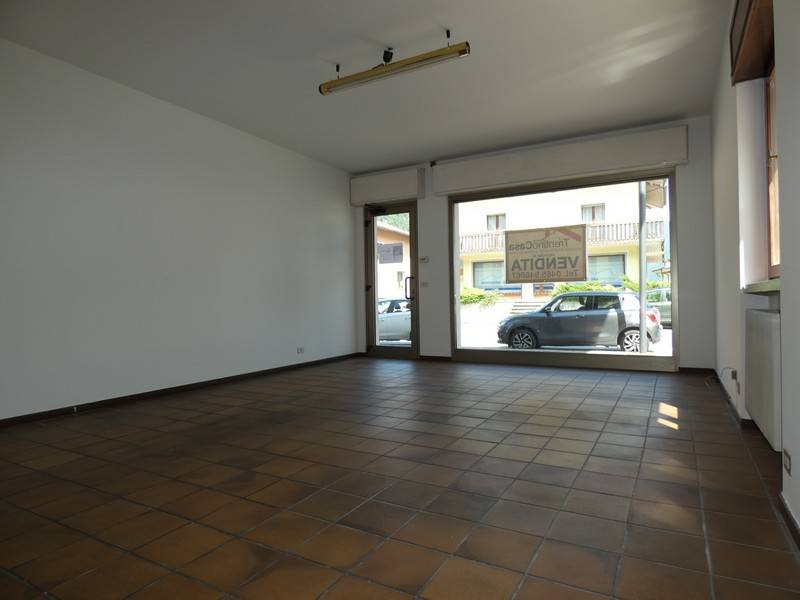 Negozio in vendita a Tione di Trento