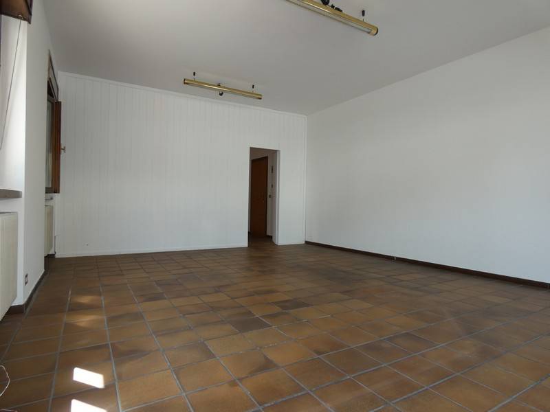 Magazzino in vendita a Tione di Trento