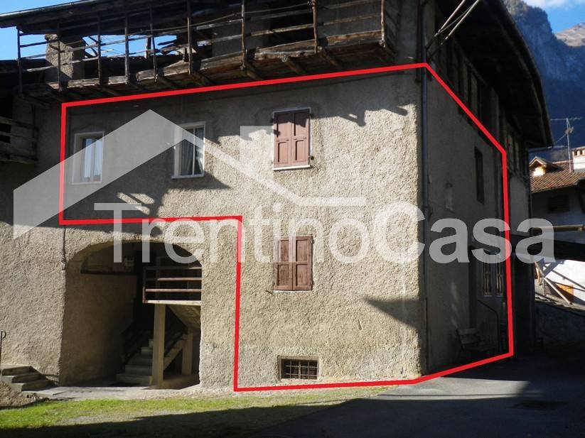 Porzione di casa in vendita a San Lorenzo in Banale, Dolaso