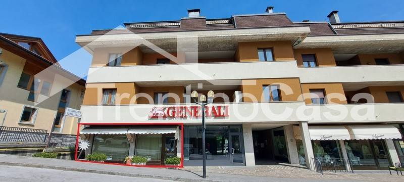 Negozio / Ufficio in vendita a Tione di Trento