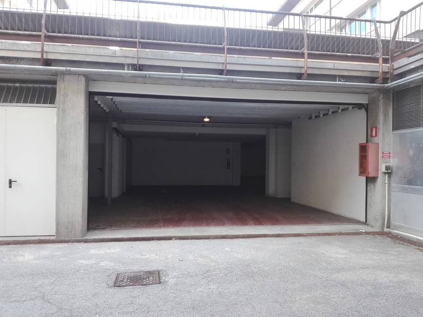 Garage / Box / Posto auto in affitto a Tione di Trento
