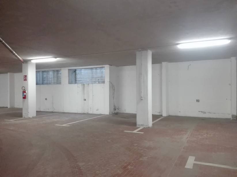 Garage / Box / Posto auto in affitto a Tione di Trento