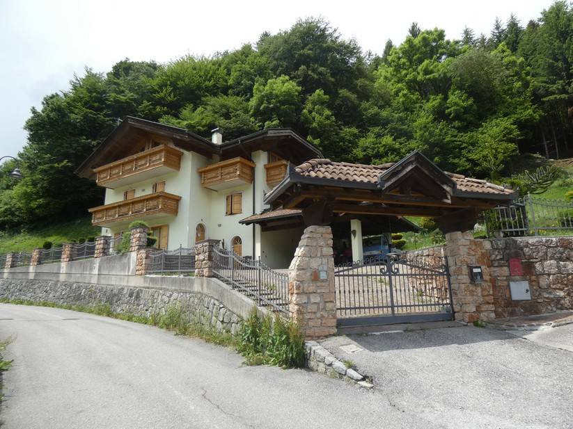 Villa Indipendente in vendita a Sella Giudicarie