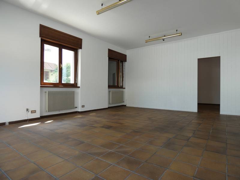 Magazzino in vendita a Tione di Trento