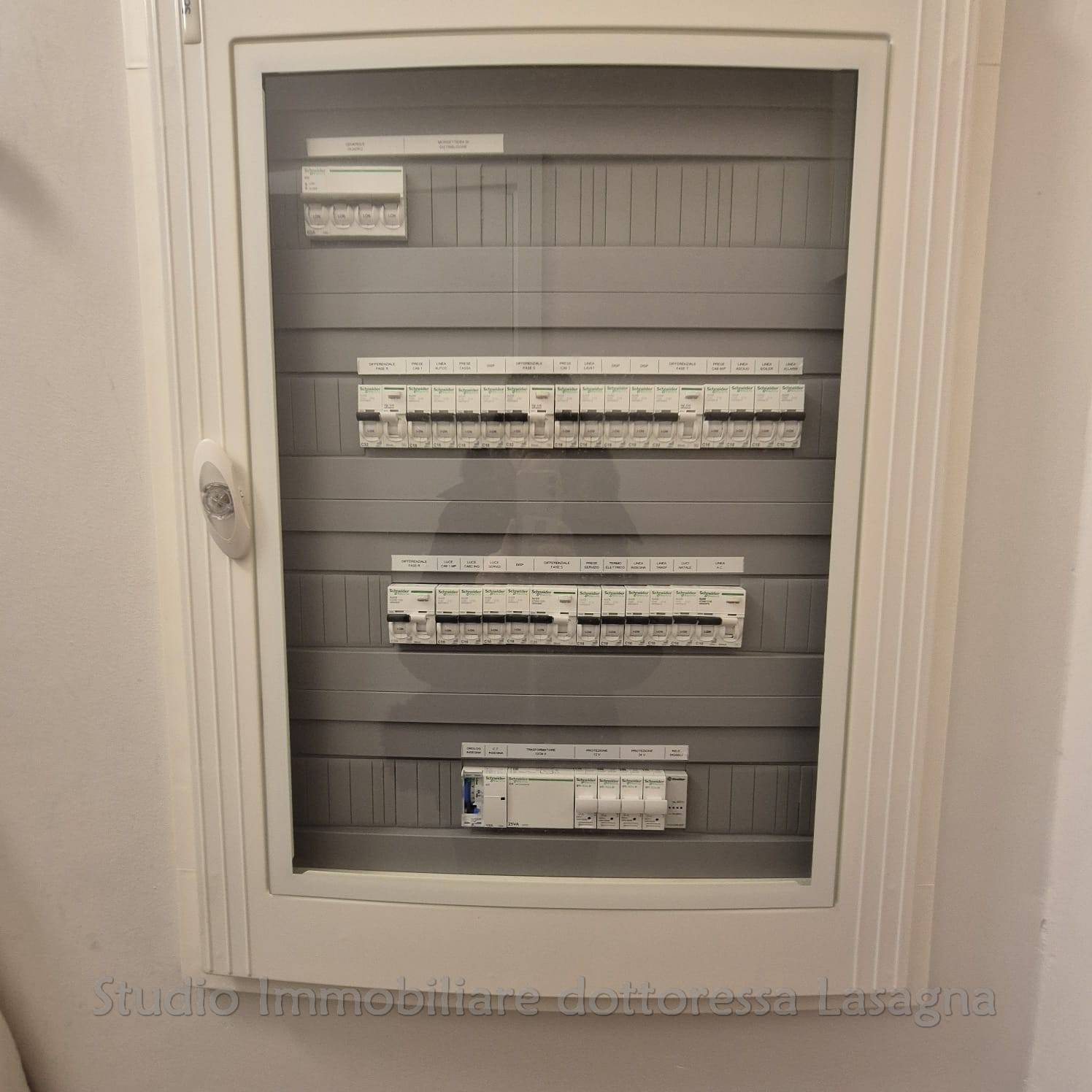 Fondo commerciale in vendita a Viareggio, Centro