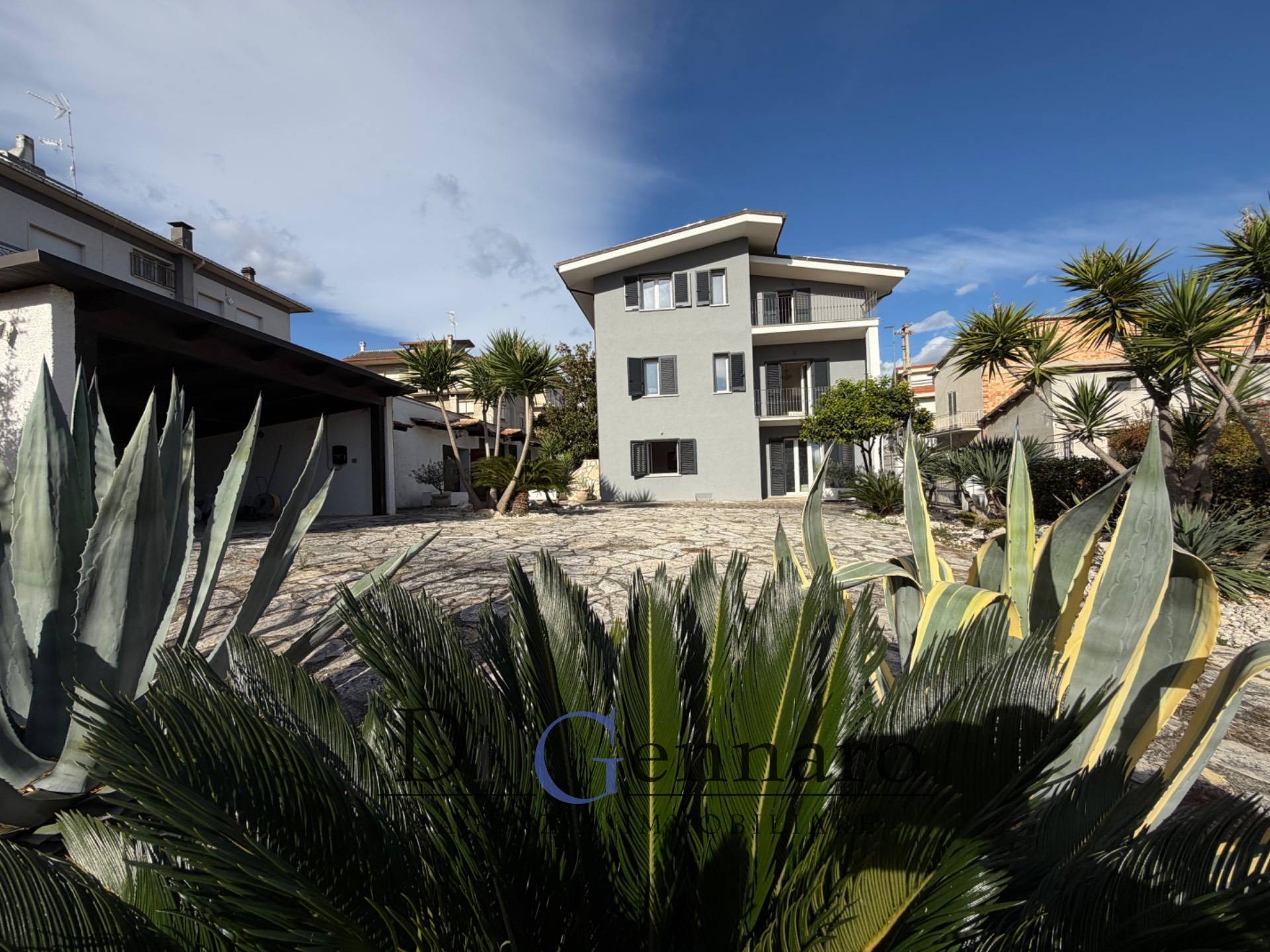 Villa in vendita a Nereto