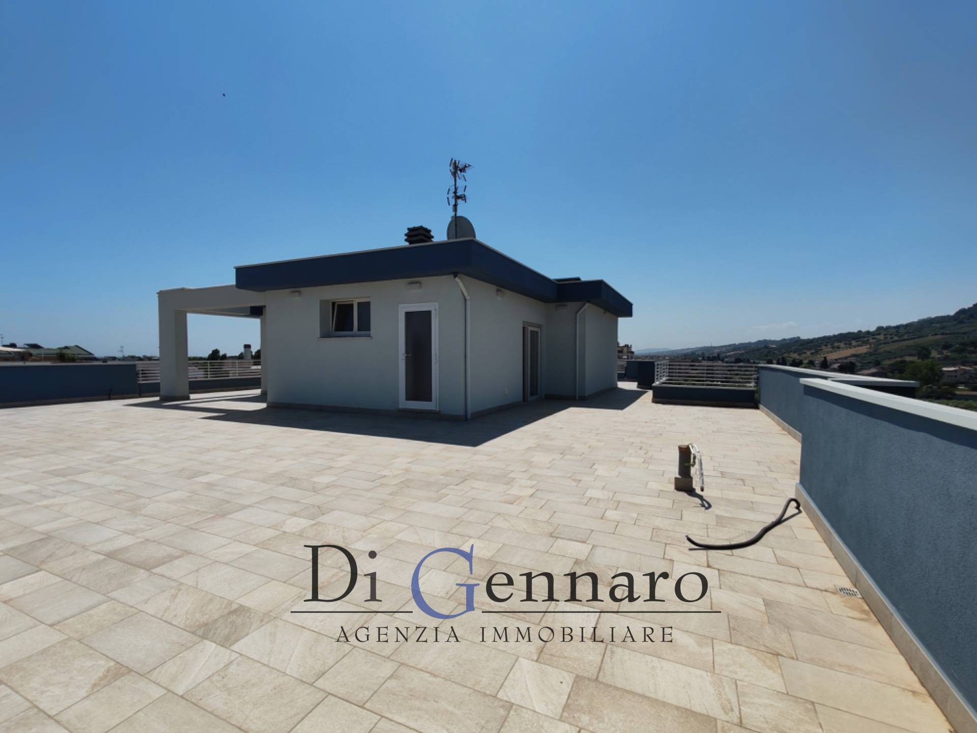 Trilocale in vendita a Alba Adriatica, centrale