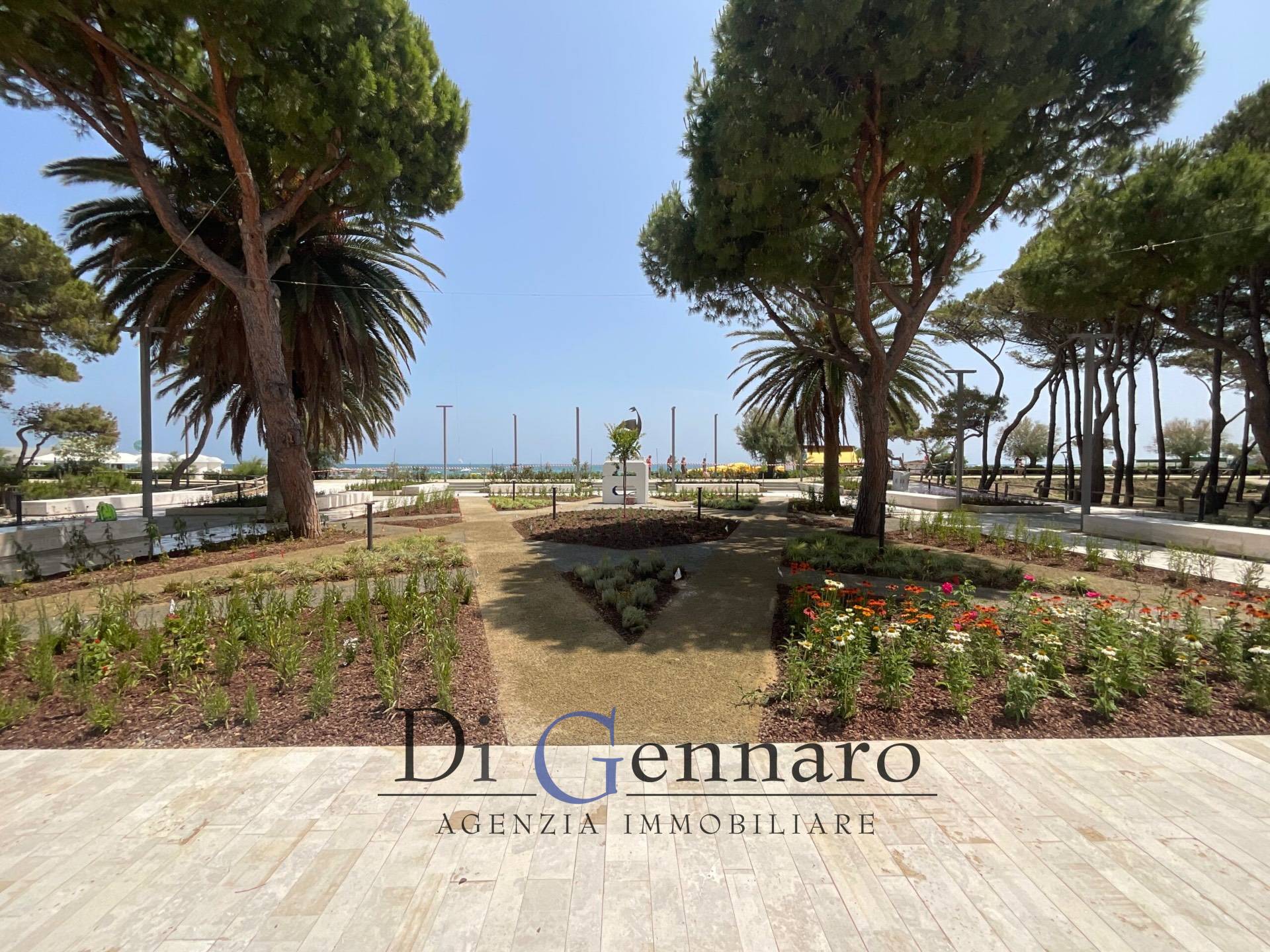 Appartamento in vendita a Alba Adriatica, Zona Mare