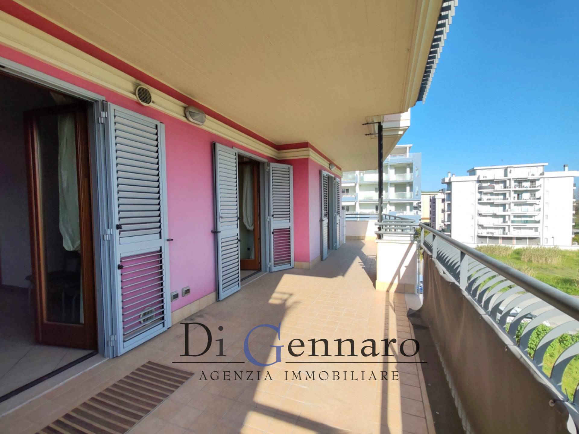 Trilocale in vendita a Alba Adriatica, VILLA FIORE