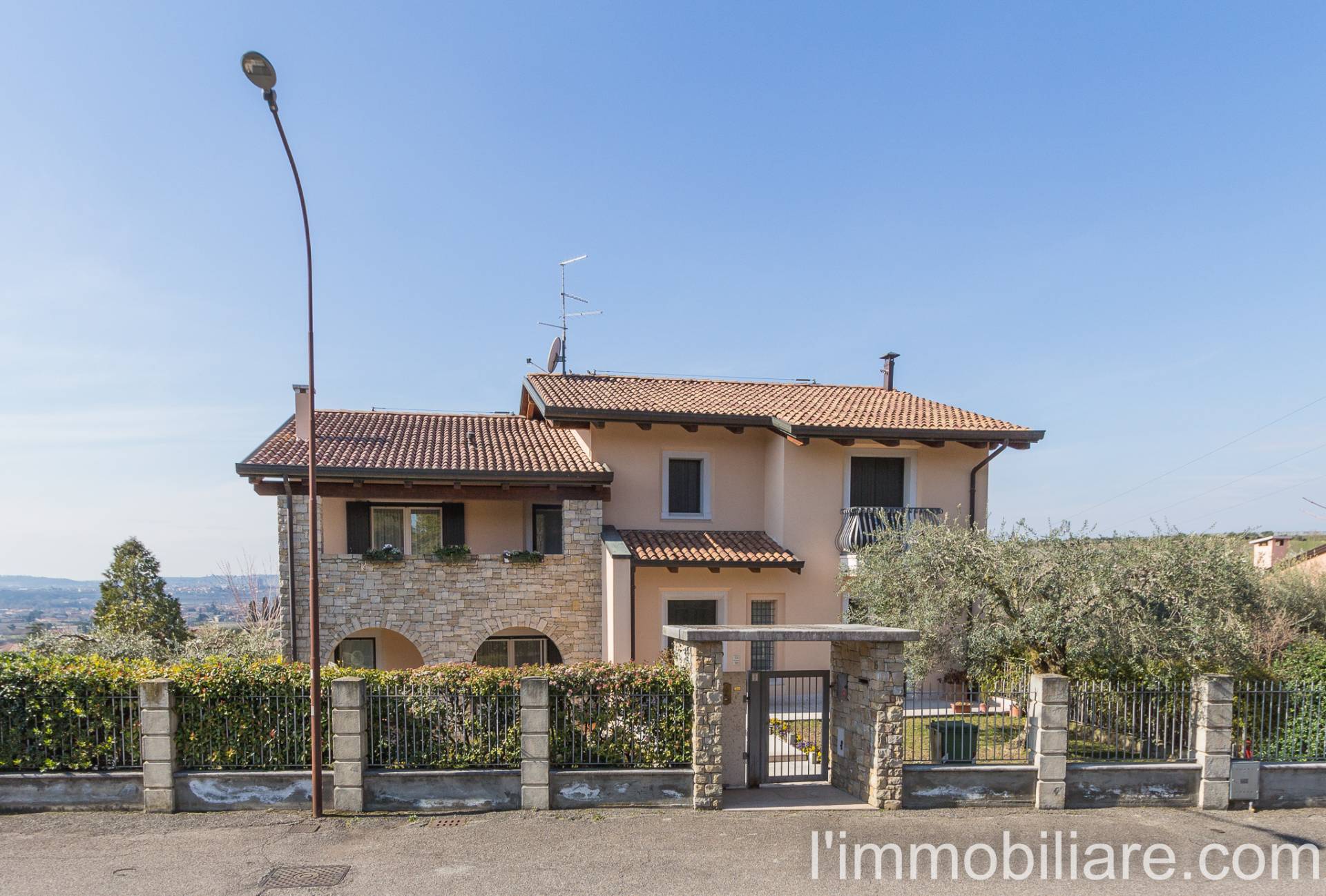 Villa con terrazzo, San Pietro in Cariano castelrotto