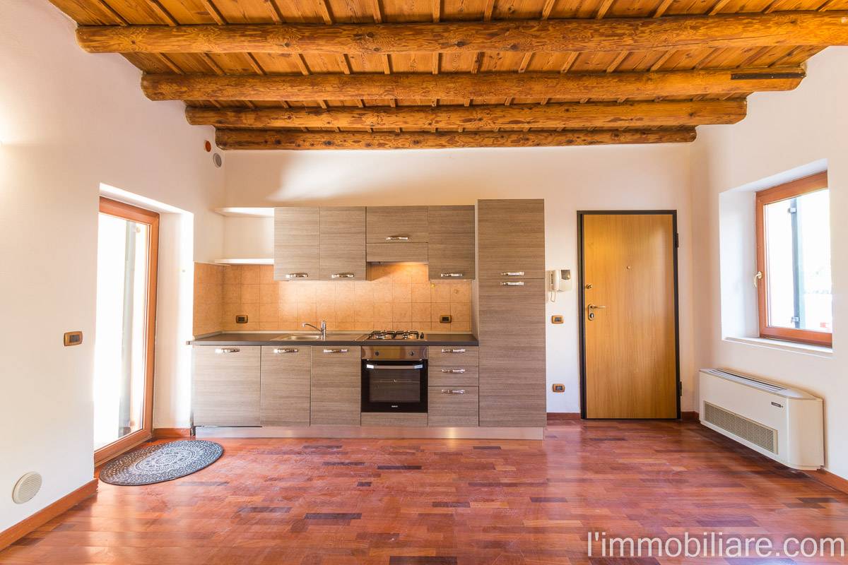 Appartamento in vendita a Verona, Avesa