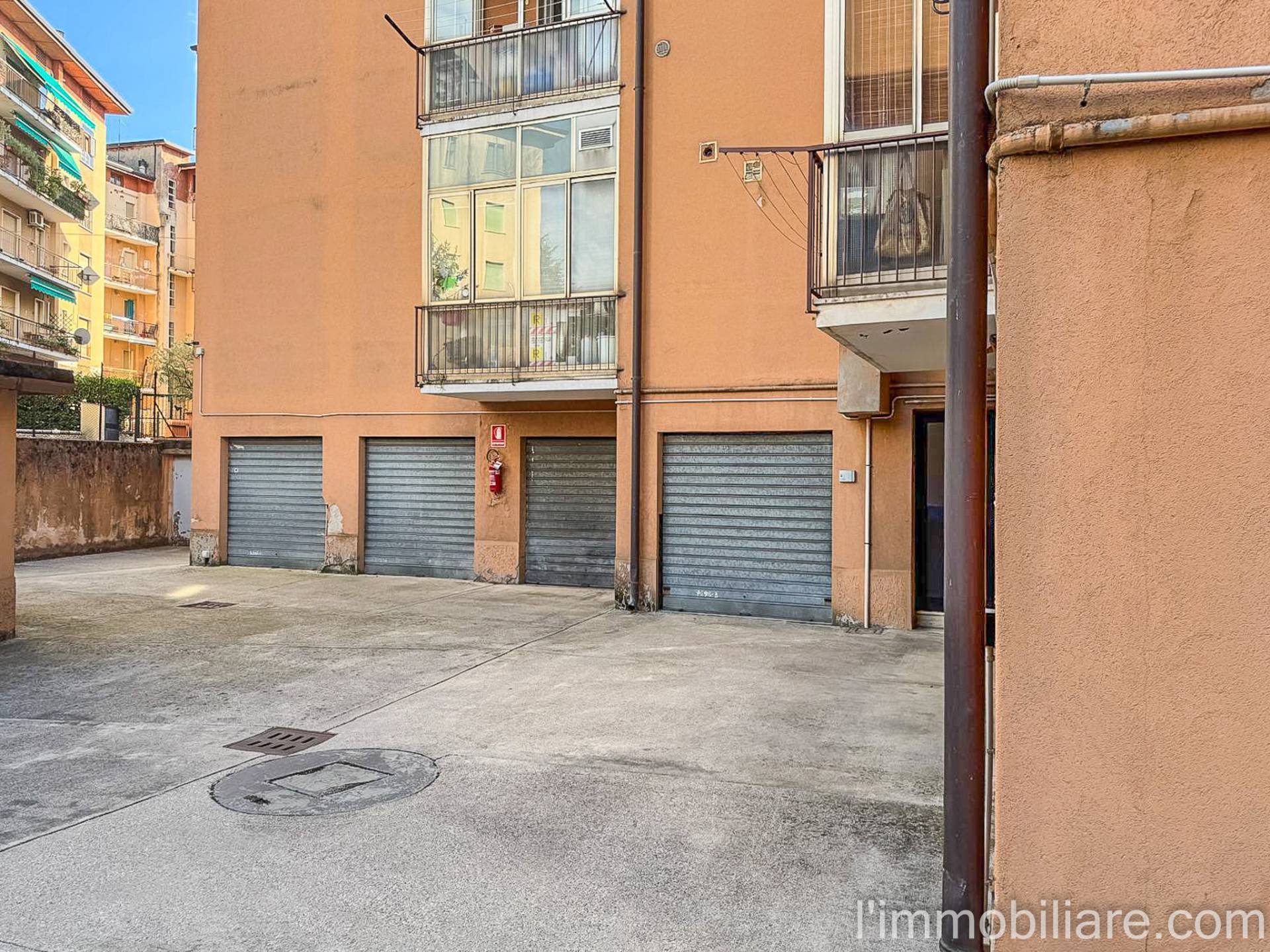 Box - Garage in vendita a Verona, Ponte Crencano