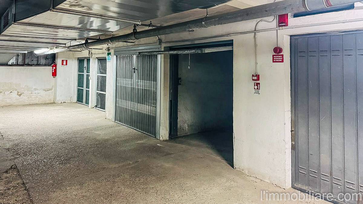 Box - Garage in vendita a Verona, Ponte Catena